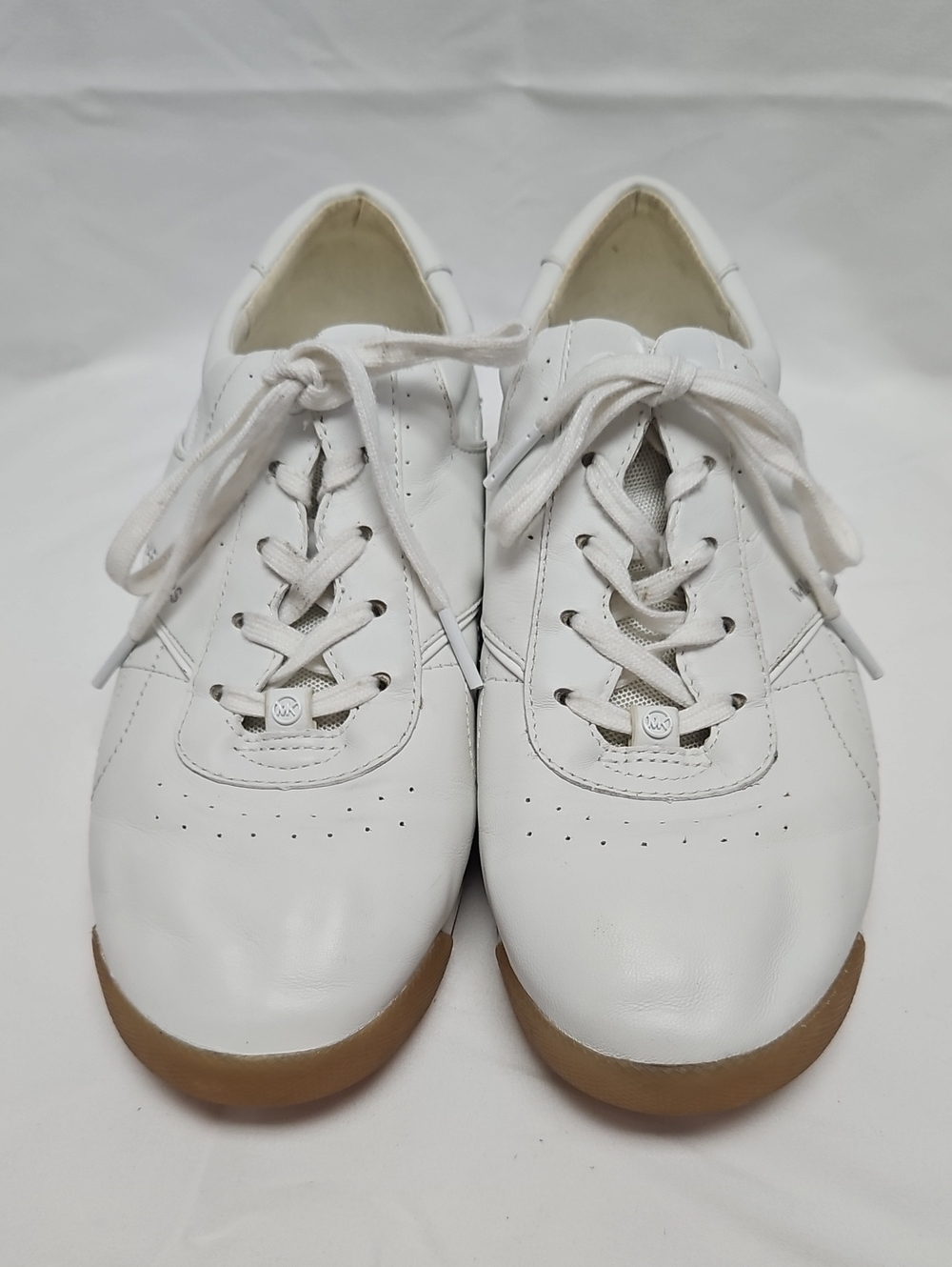 Michael Kors Womens 9 White Leather Sneakers Gum Sole Low Top Retro Trainer